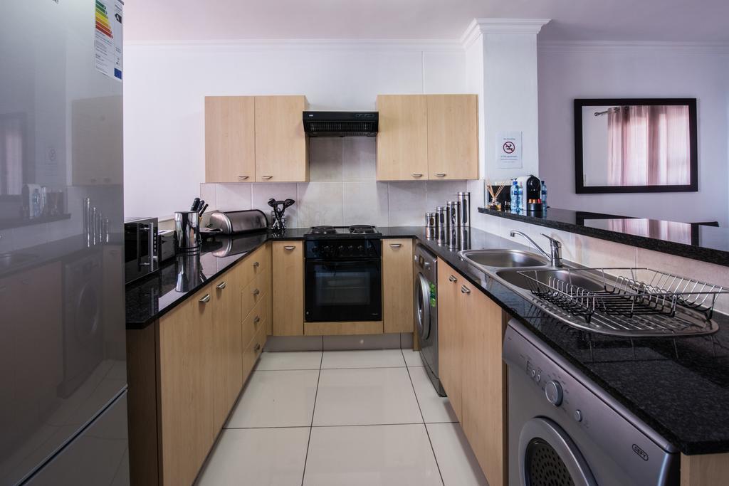 Prestige Apartments Sandton At Westpoint Joanesburgo Quarto foto