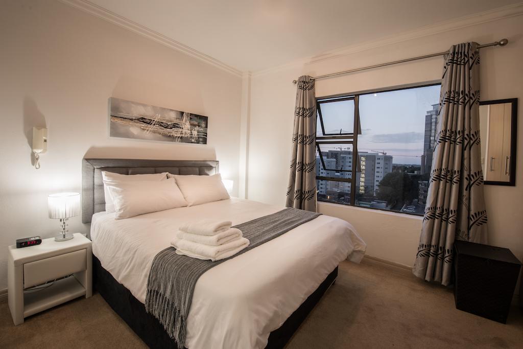 Prestige Apartments Sandton At Westpoint Joanesburgo Exterior foto