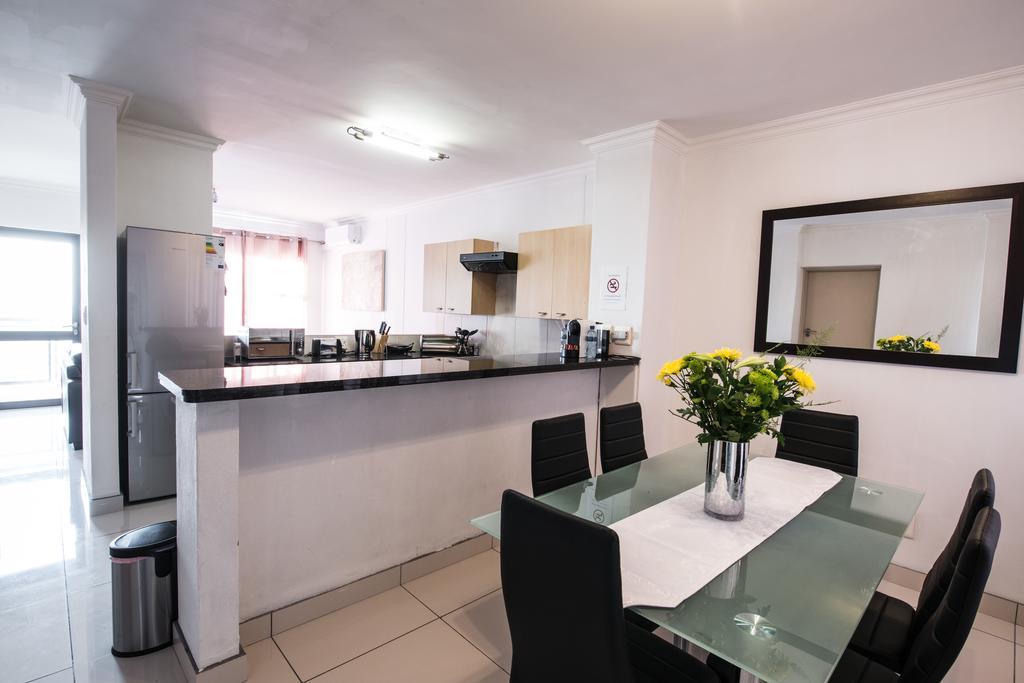 Prestige Apartments Sandton At Westpoint Joanesburgo Quarto foto