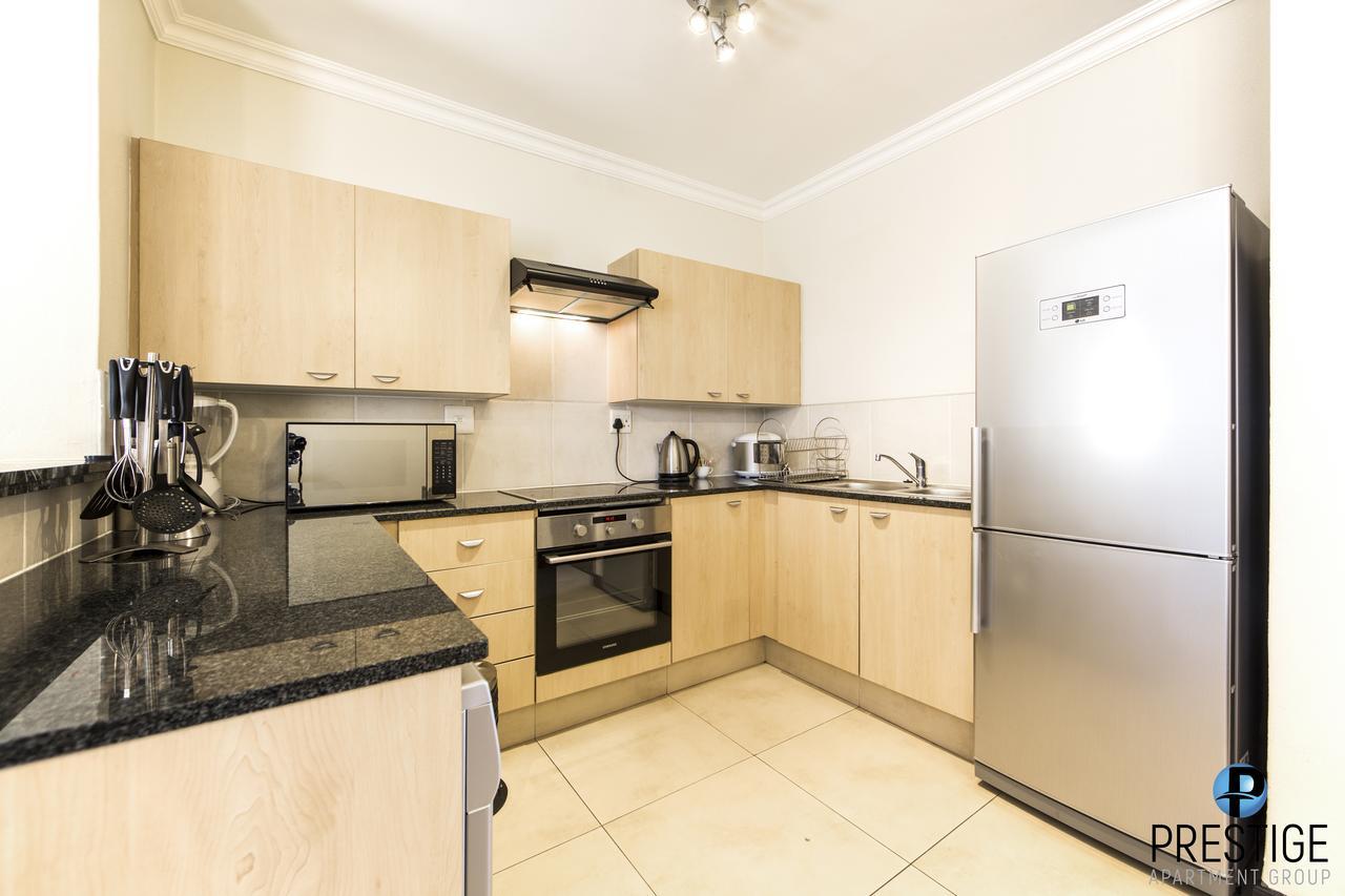 Prestige Apartments Sandton At Westpoint Joanesburgo Exterior foto