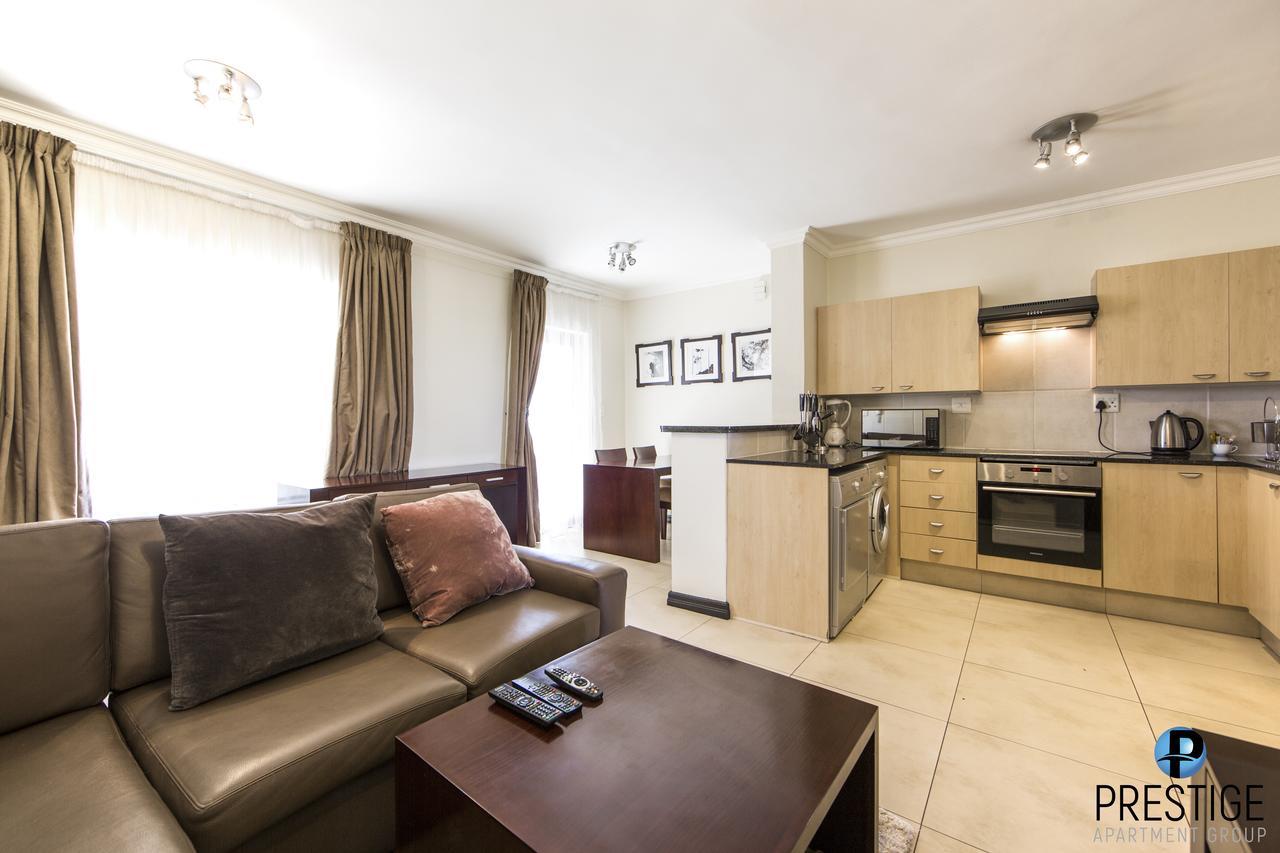 Prestige Apartments Sandton At Westpoint Joanesburgo Exterior foto