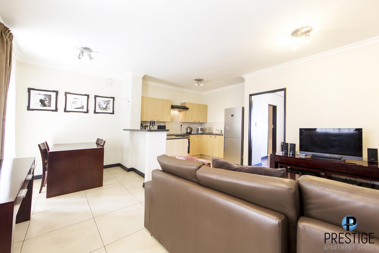 Prestige Apartments Sandton At Westpoint Joanesburgo Exterior foto
