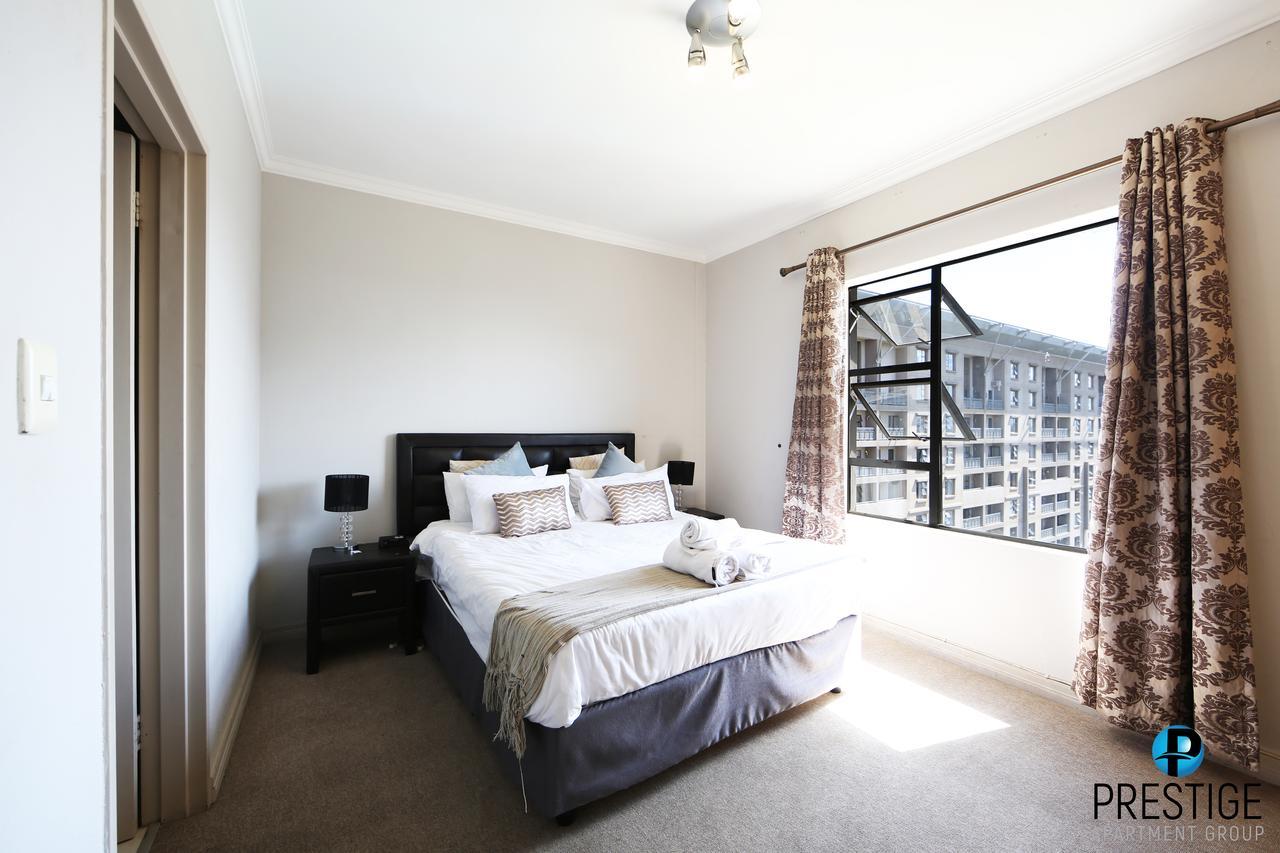 Prestige Apartments Sandton At Westpoint Joanesburgo Exterior foto